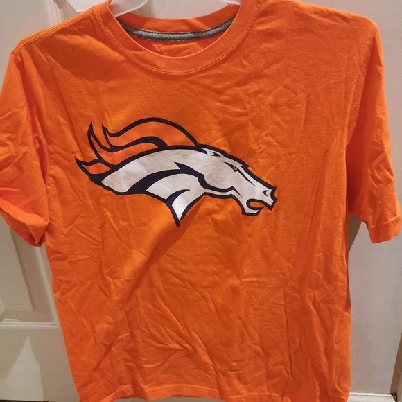 NFL Broncos Tshirt - Picture 1 of 2